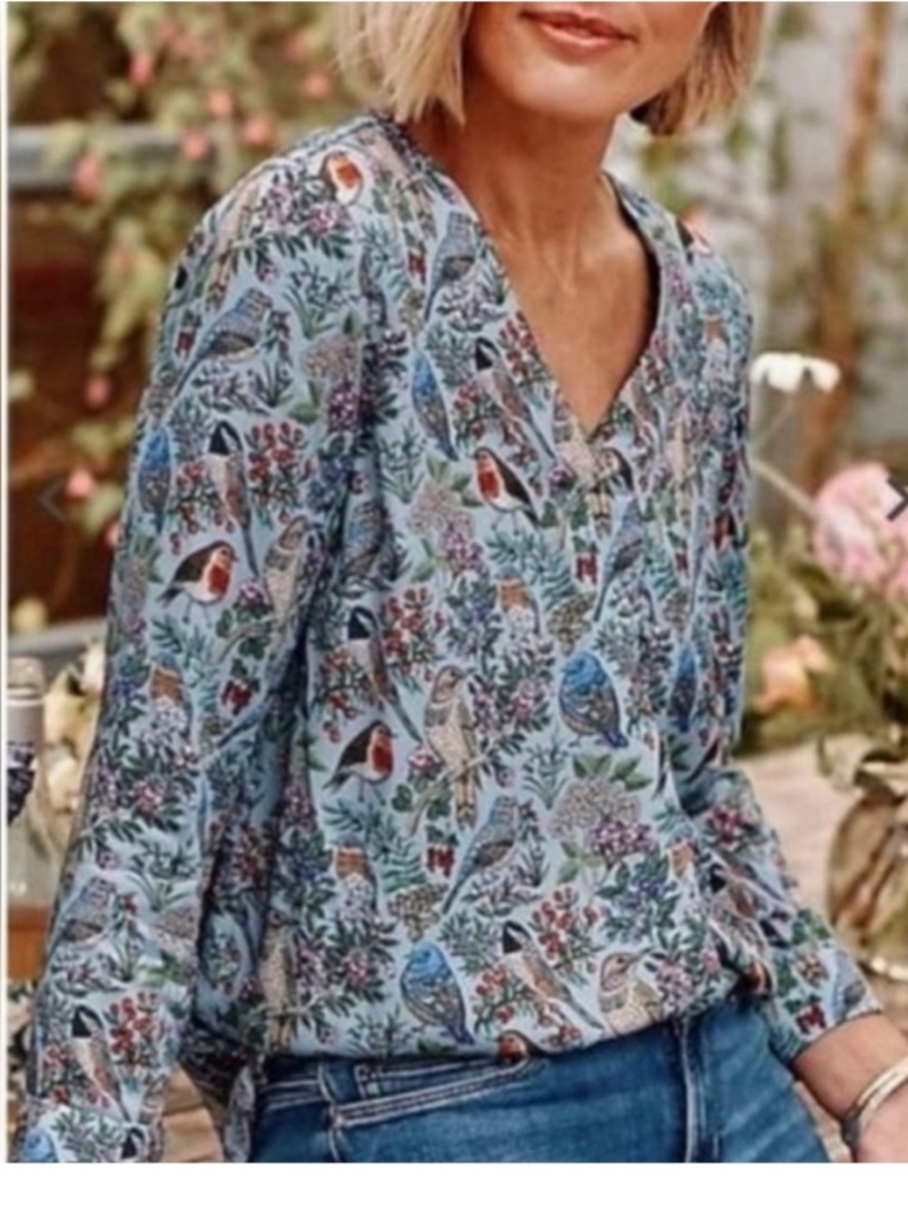 J. Jill Light Blue Bird & Floral V-Neck Blouse